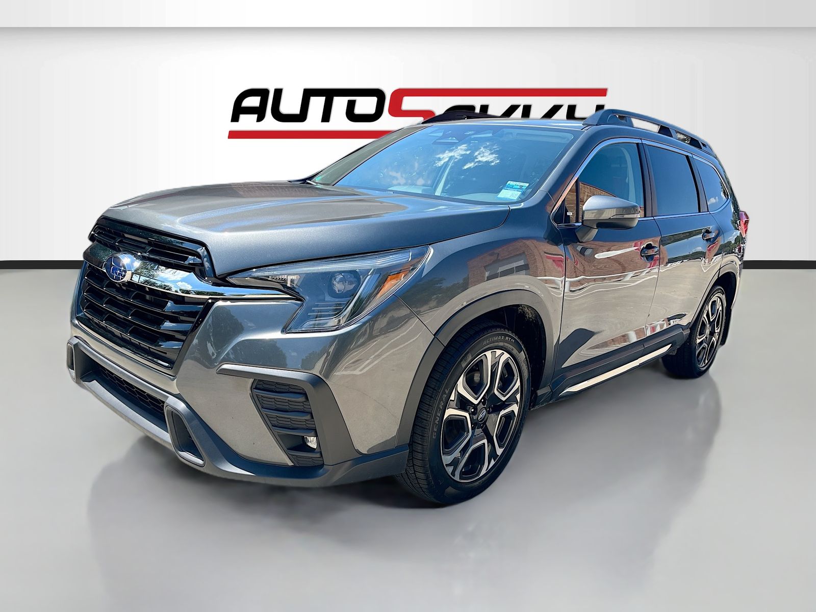 Used 2023 Gray Subaru Limited image 3