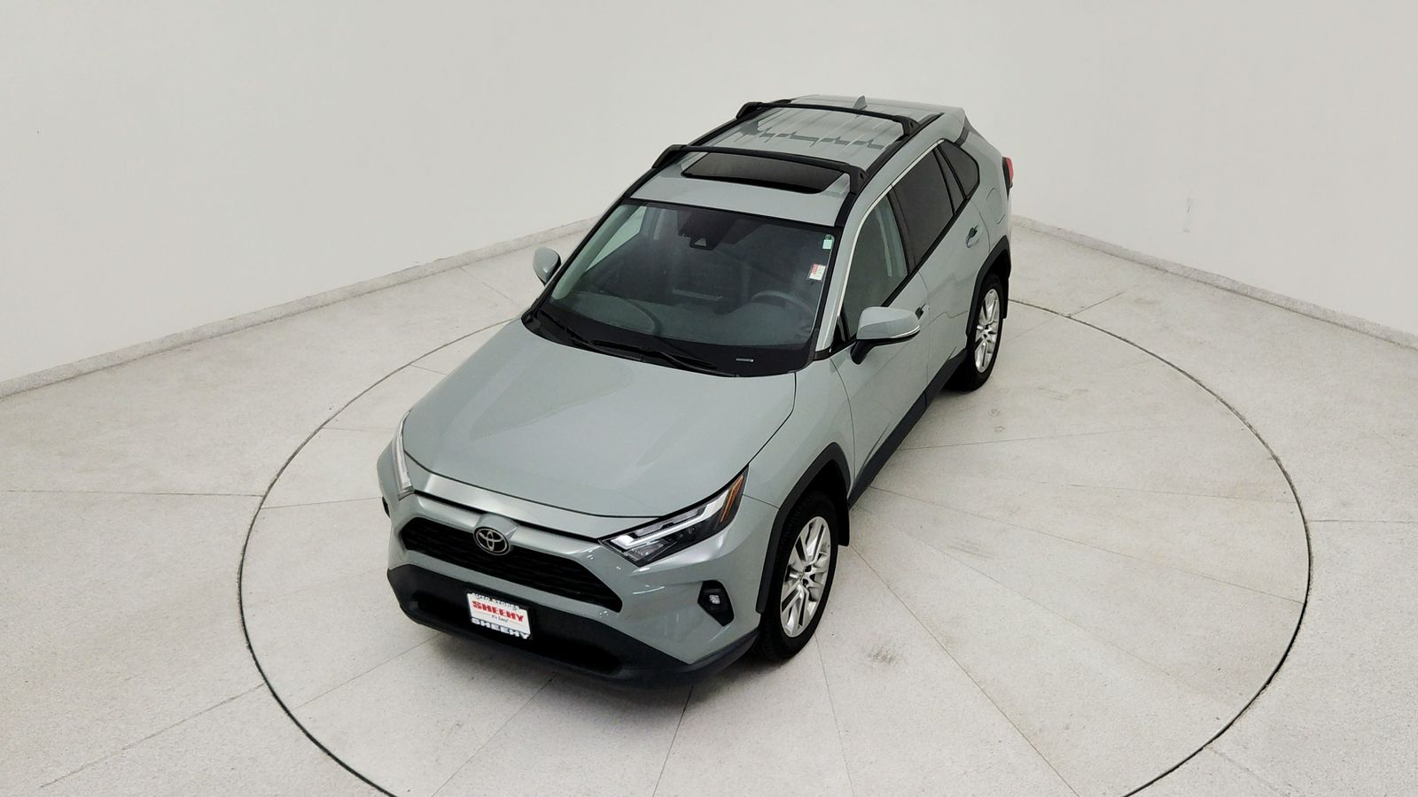 Used 2023  Toyota XLE Premium image 16