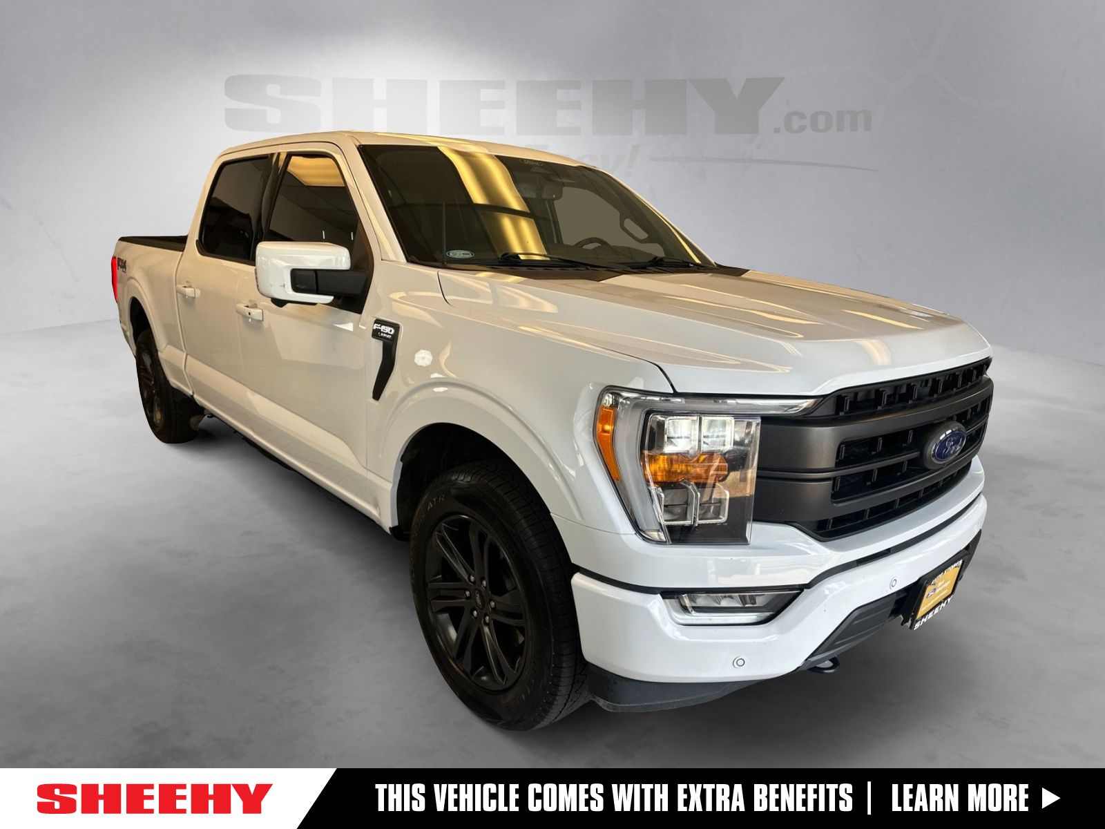 Oxford White 2022 Ford F-150 Lariat SuperCrew 4WD Pickup Truck Four-Wheel Drive Automatic