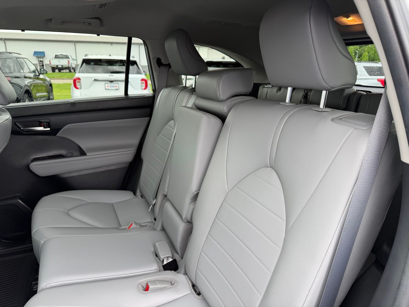 2021 Toyota Highlander image 14