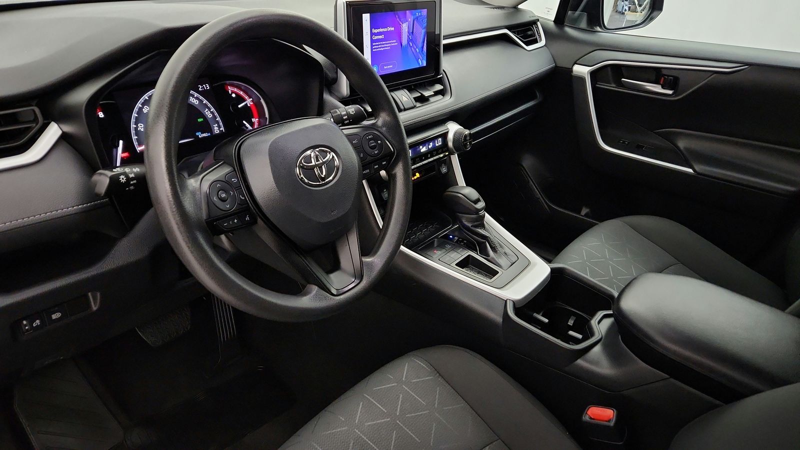 Used 2024  Toyota XLE image 27