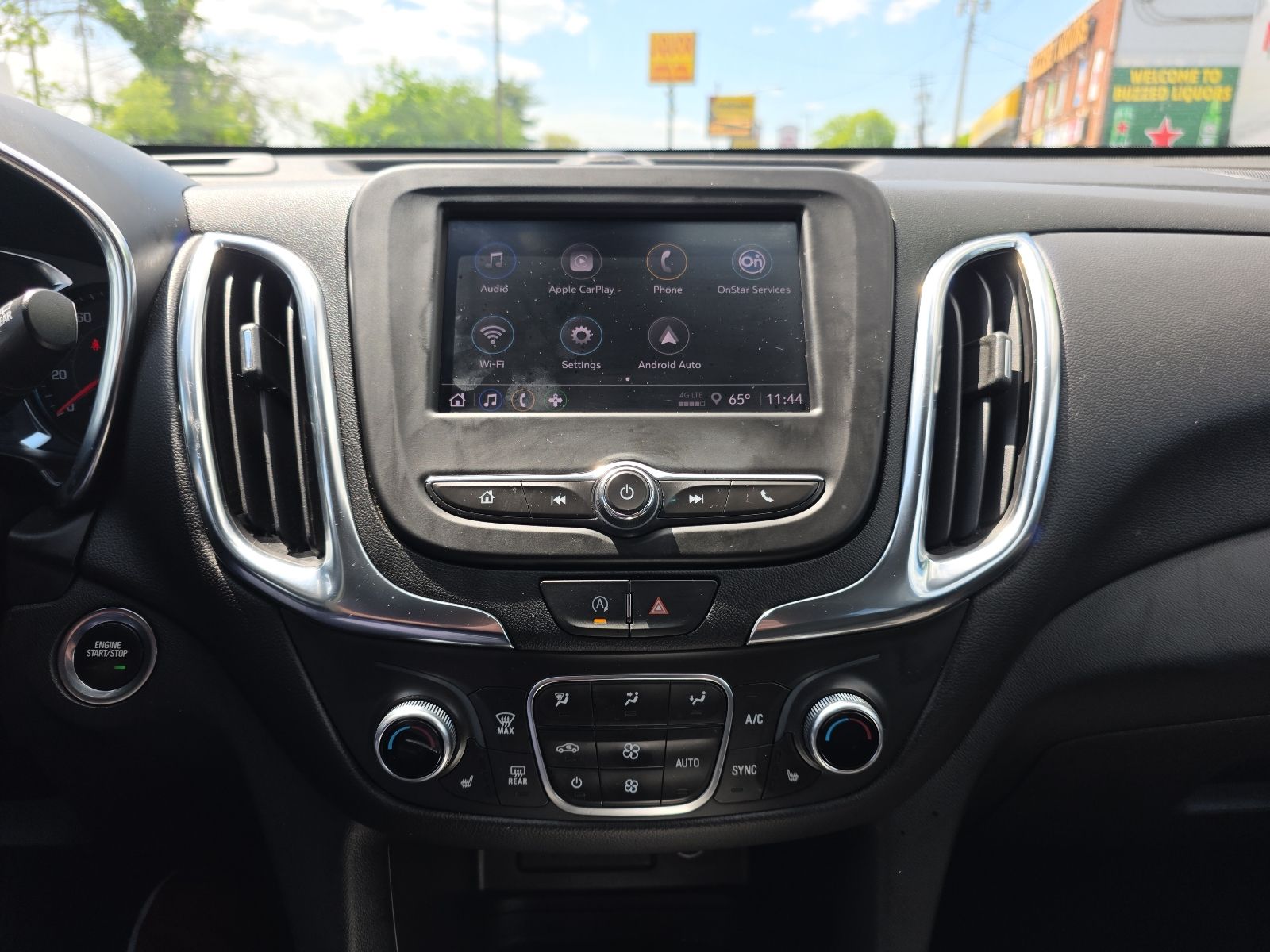 Used 2024 White Chevrolet LT image 27