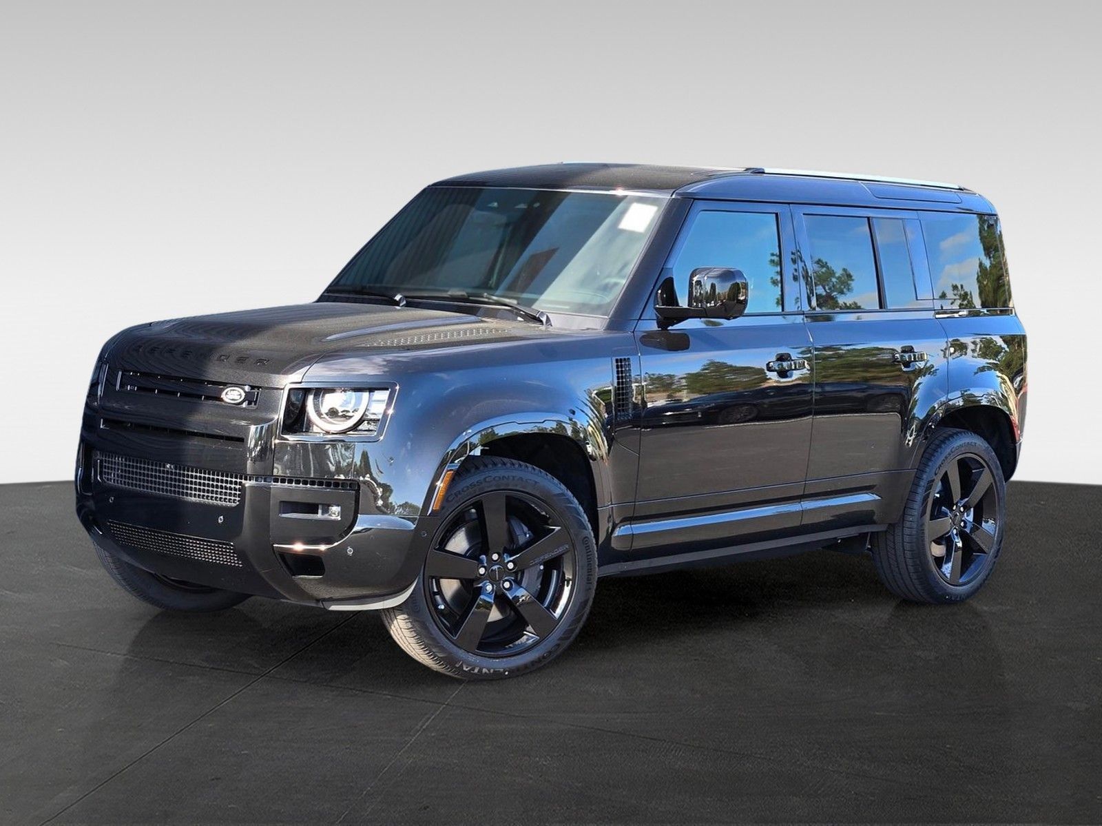 2026 Land Rover Defender 110 X-Dynamic SE — full photo 1 of 33