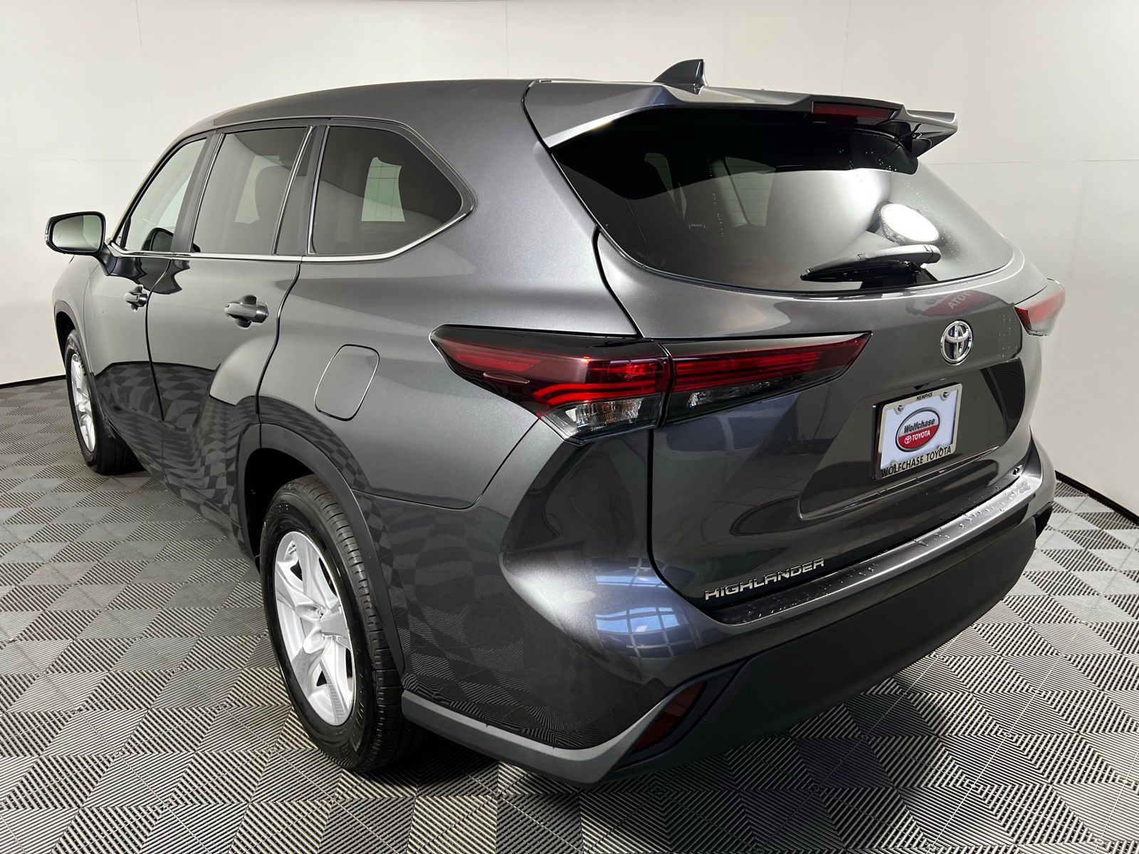 Thumbnail: 2024 Toyota Highlander - 7