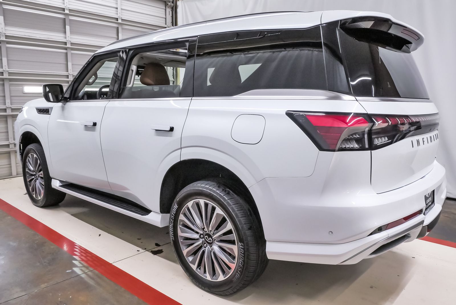 2025 INFINITI QX80 SENSORY White at River Oaks CDJR