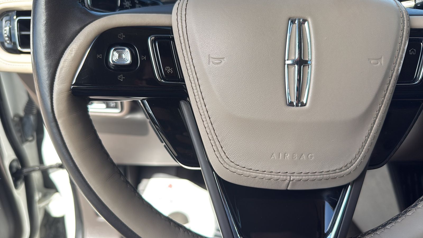 Used Car 2020 Lincoln Aviator  Grand Touring For Sale Under $35,000 In Austin, Texas