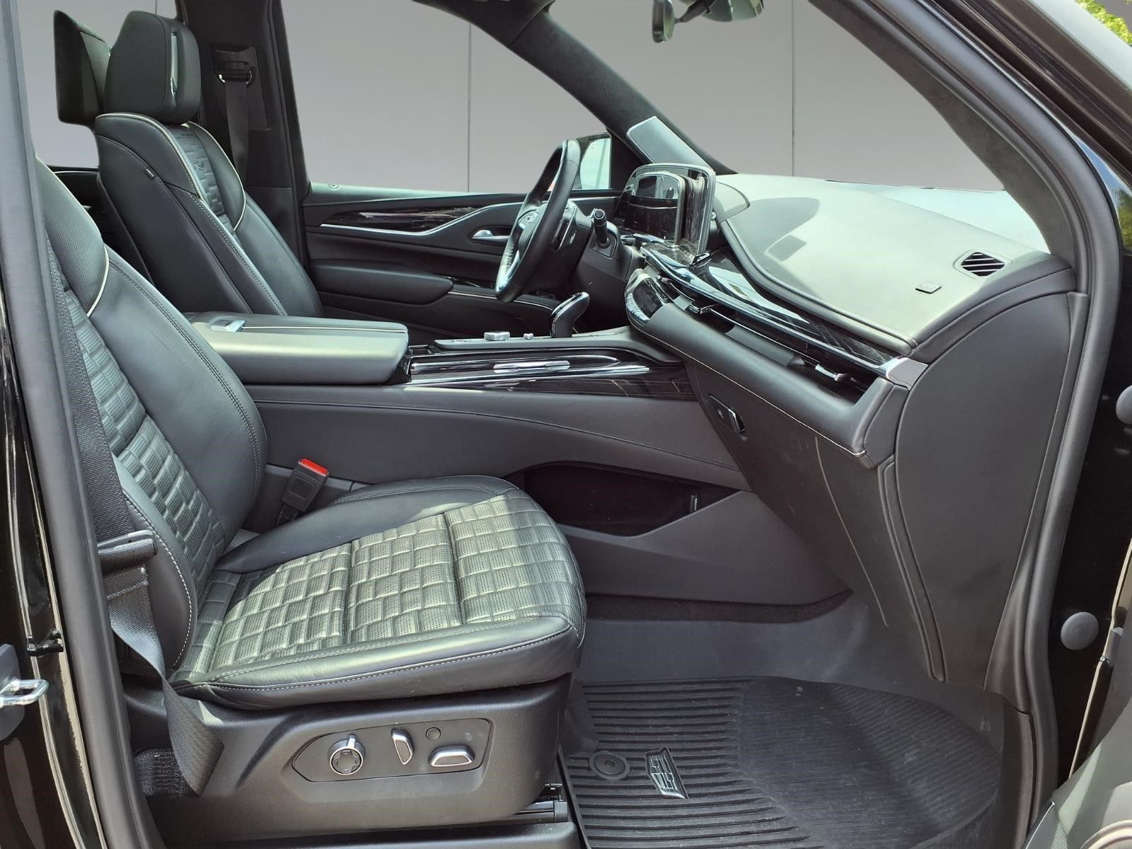 2023 Cadillac Escalade V-Series Black at Central Houston Nissan