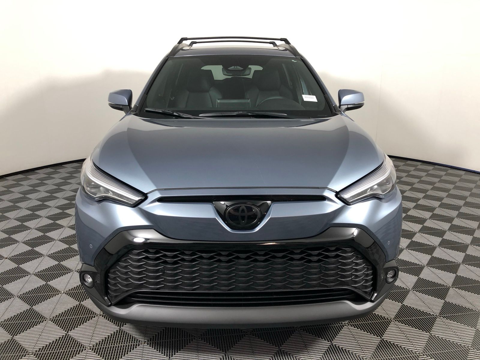 2025 Toyota Corolla Cross XSE 2