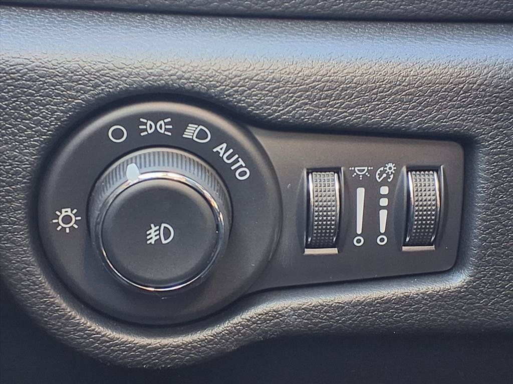 2026 Chrysler Pacifica Select - 9