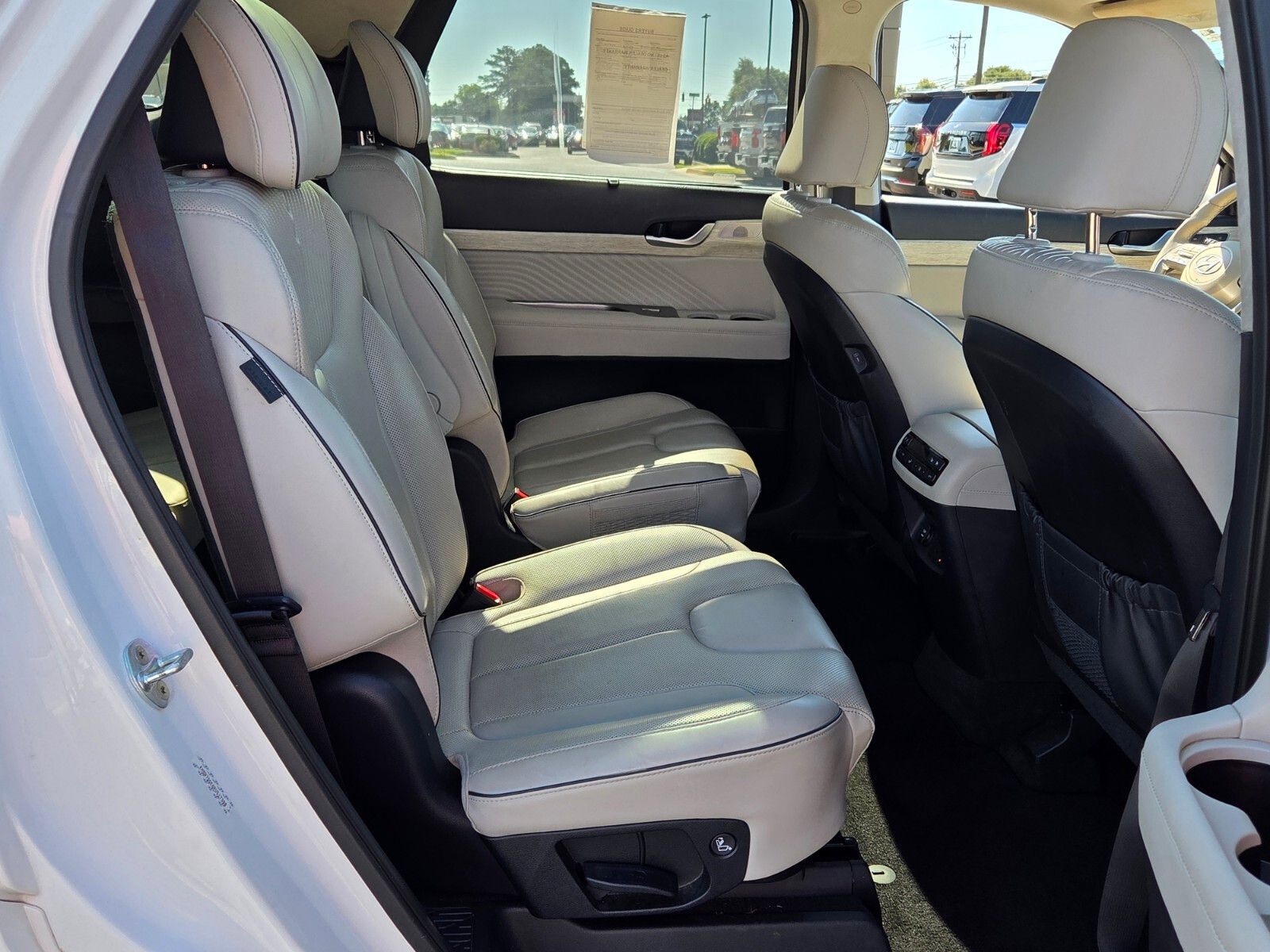 Used 2023 White Hyundai Calligraphy image 16
