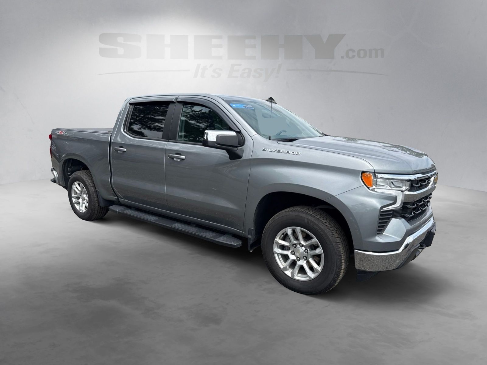 Used 2023 Gray Chevrolet LT image 2