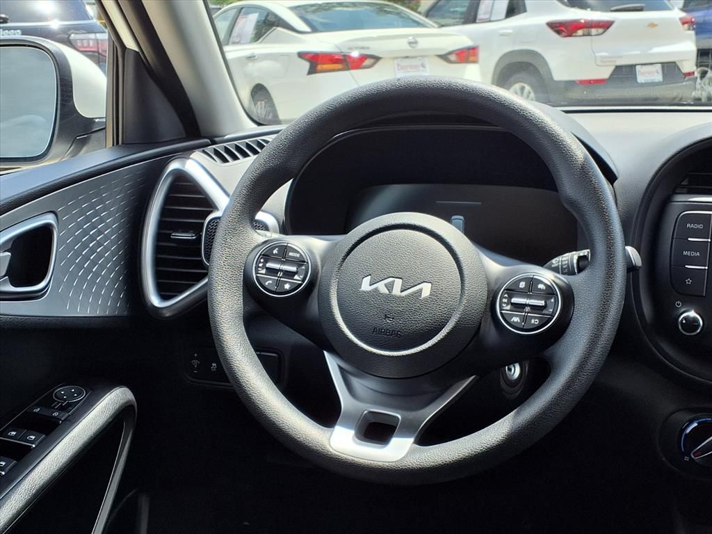 2025 Kia Soul LX White at Community Kia