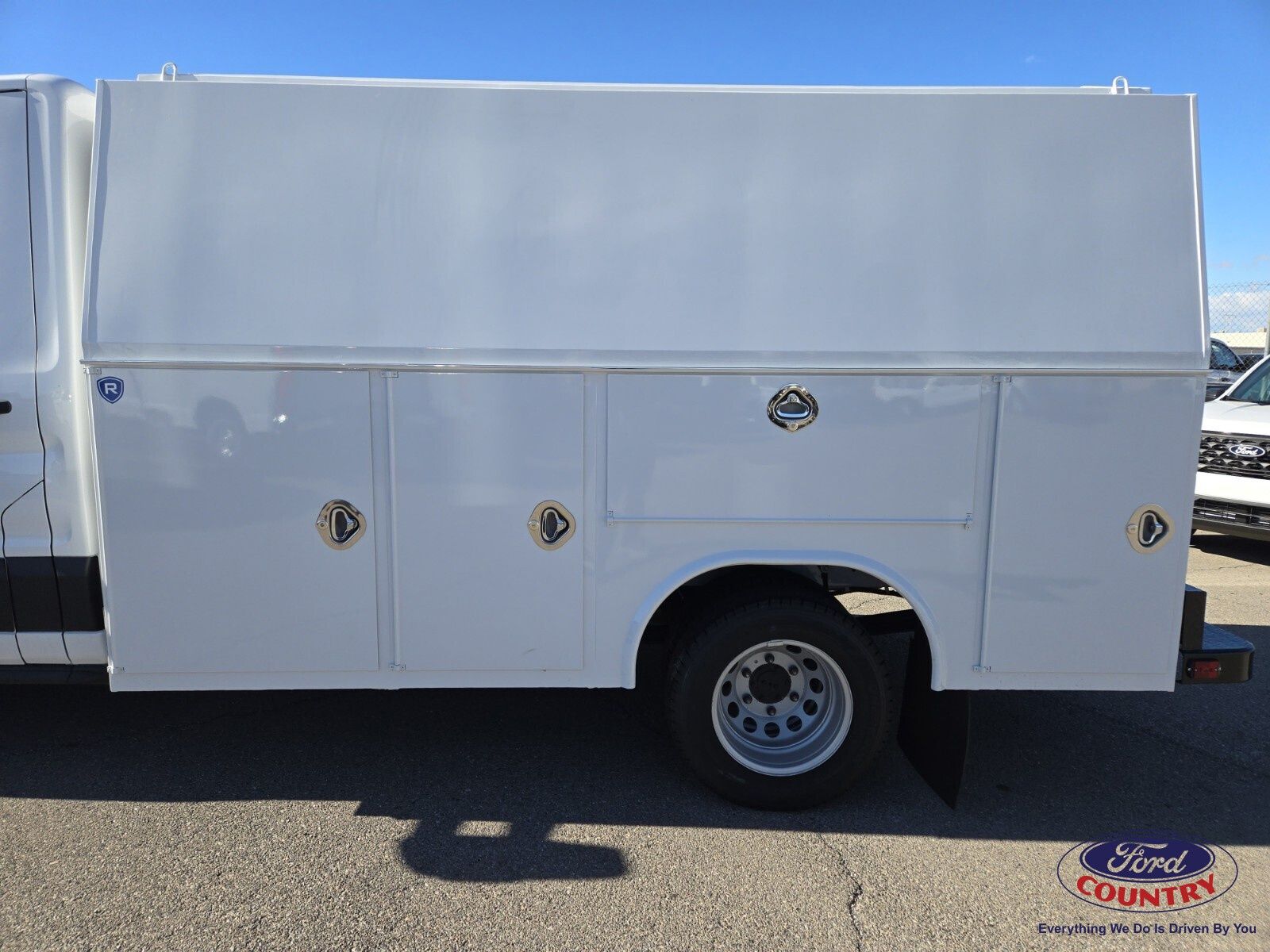 2025 Ford Transit Chassis Cab Base - Photo 8