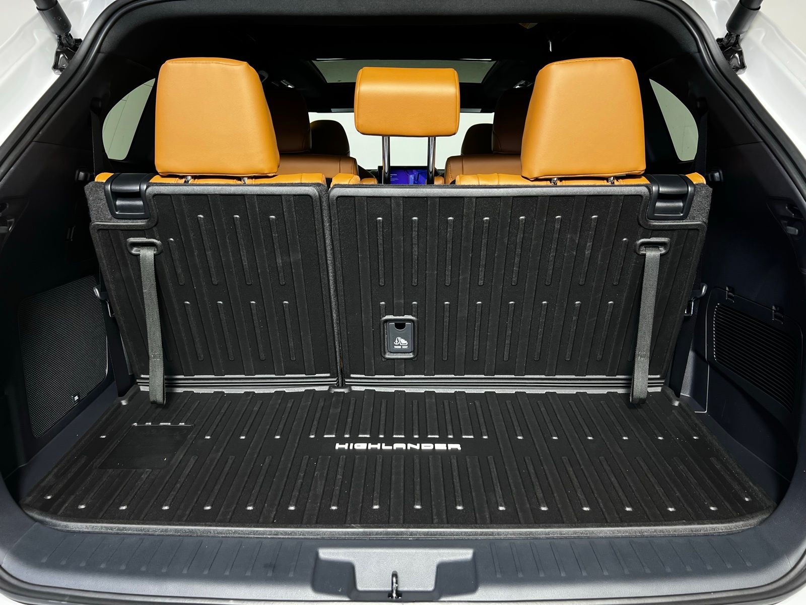 Thumbnail: 2025 Toyota Highlander - 27