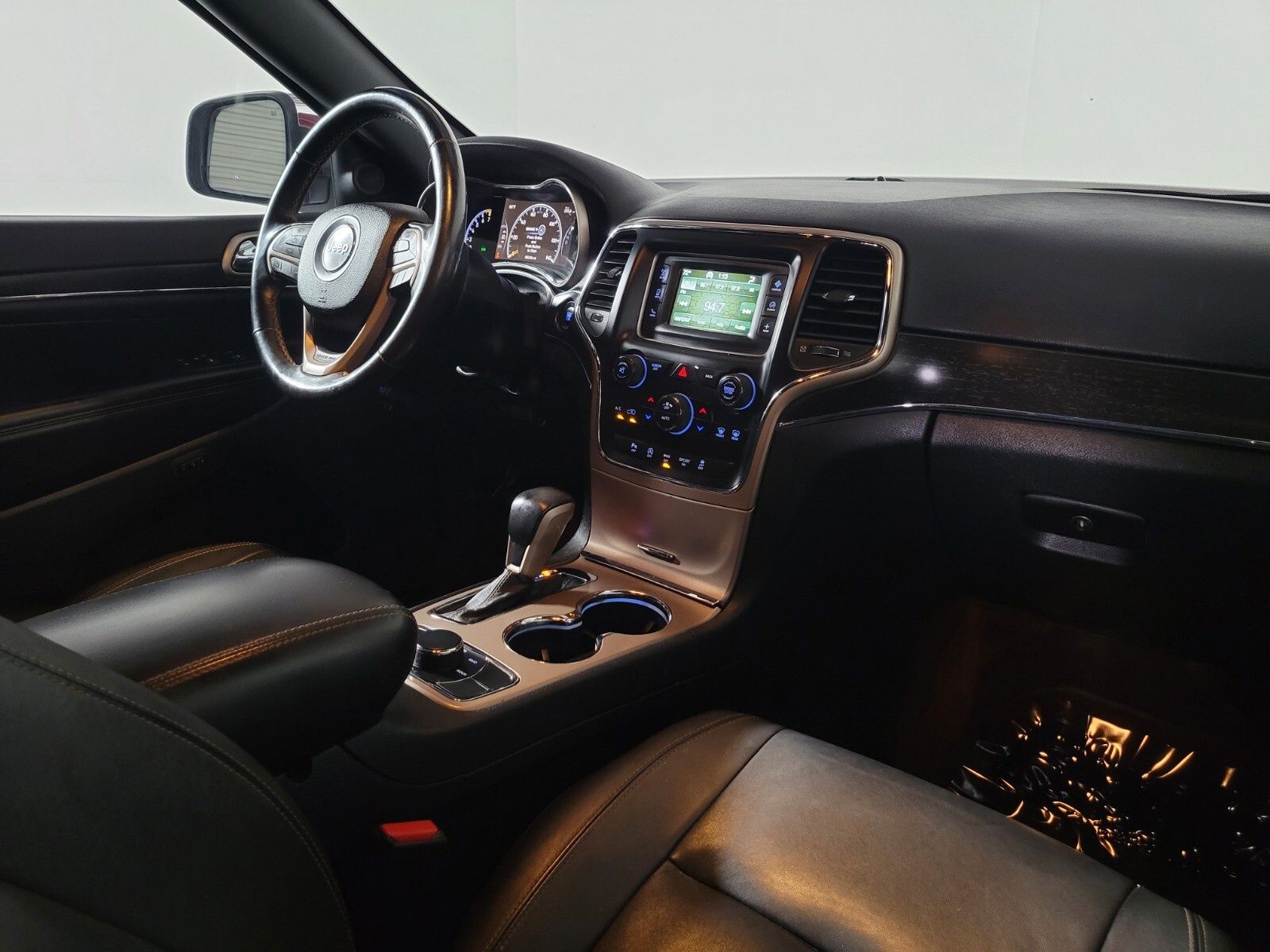 2016 Jeep Grand Cherokee Limited 27