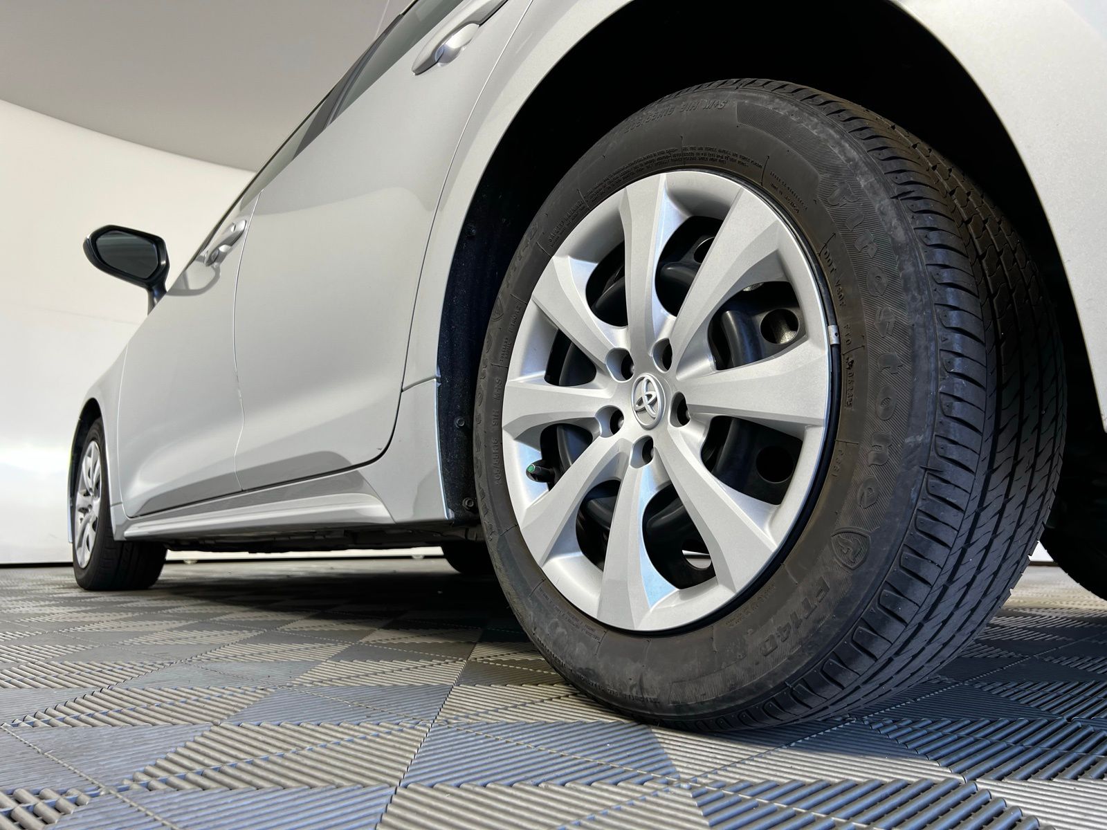 Thumbnail: 2023 Toyota Corolla - 9