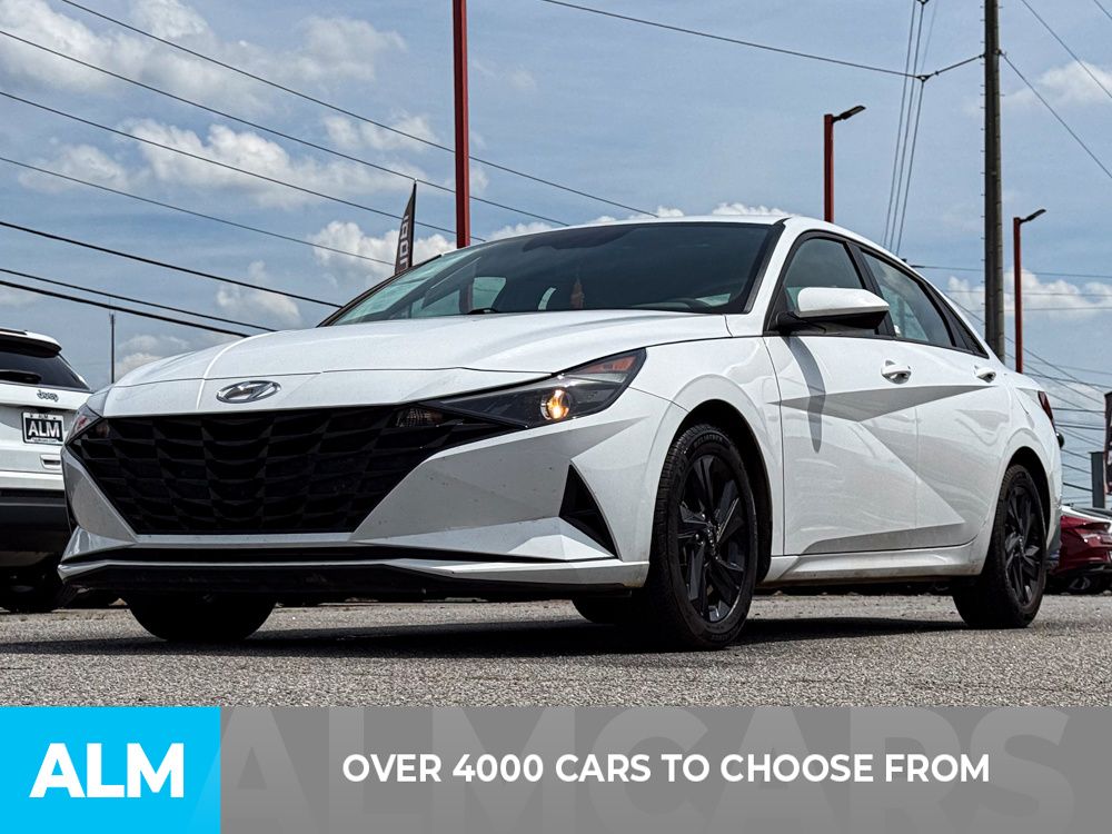Used 2023 White Hyundai SEL image 2