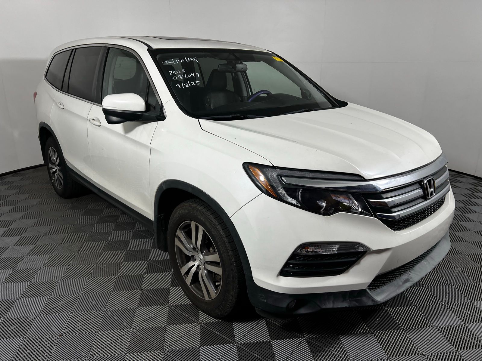 Thumbnail: 2018 Honda Pilot - 3
