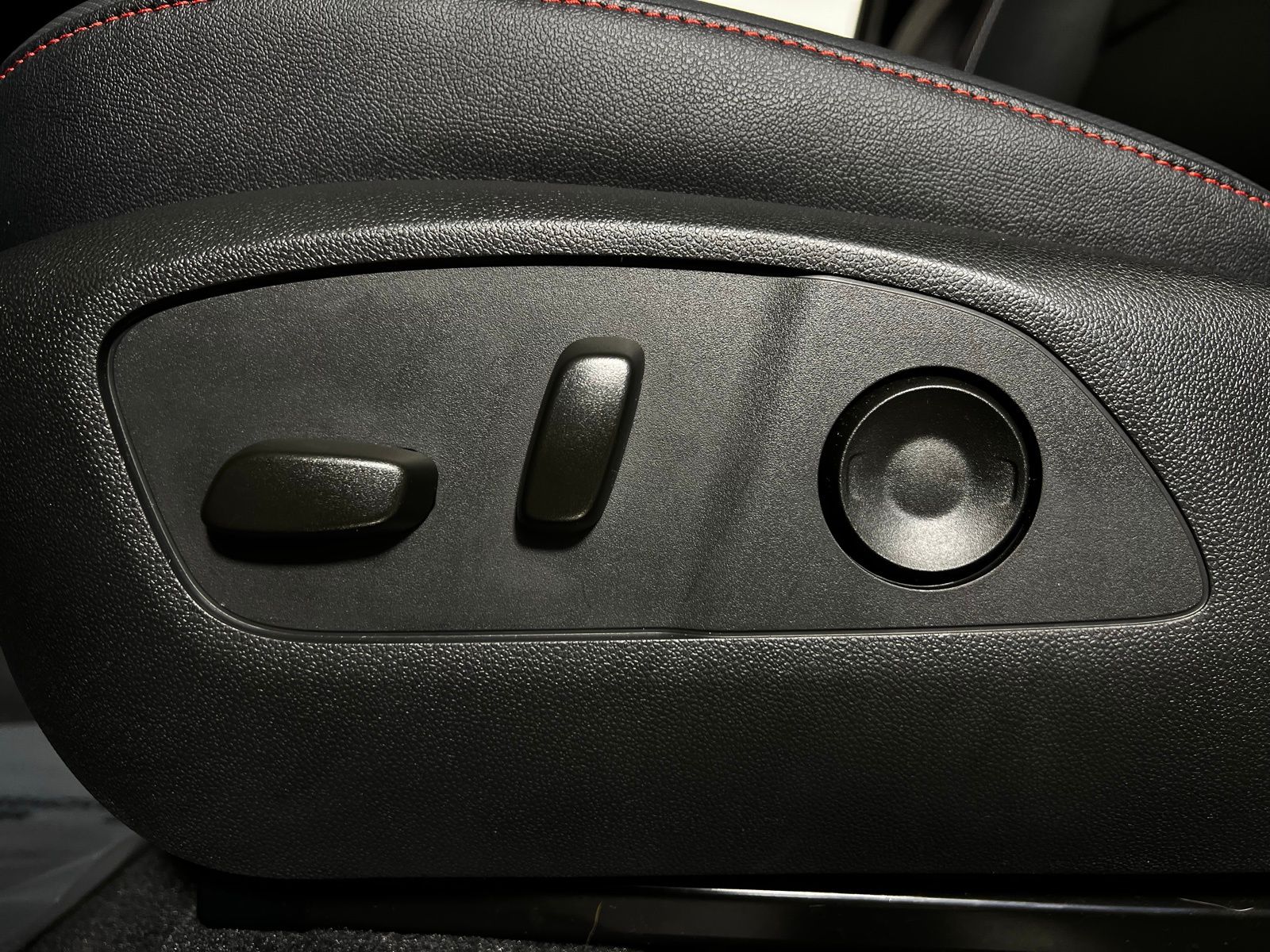 Thumbnail: 2025 Chevrolet Traverse - 14