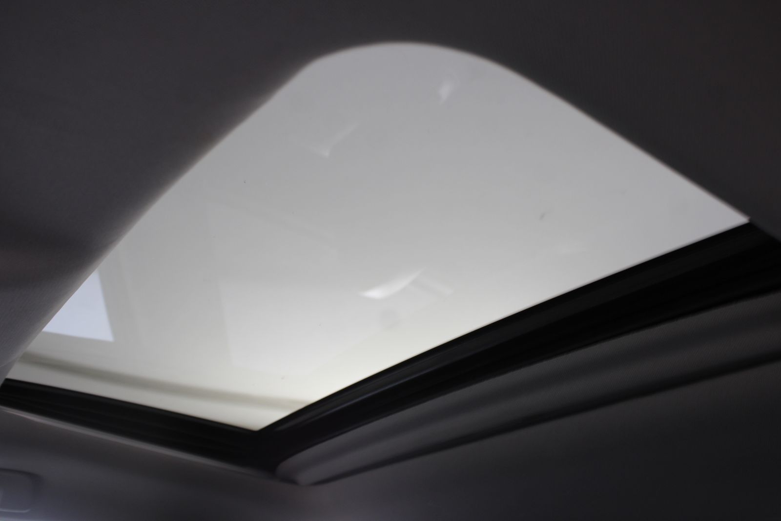 Used 2018 Black Toyota XLE image 12
