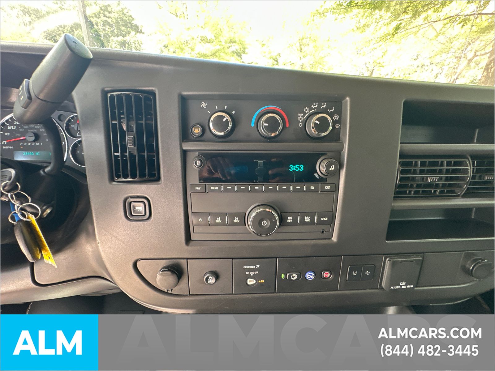 Used 2025 White Chevrolet LT image 28