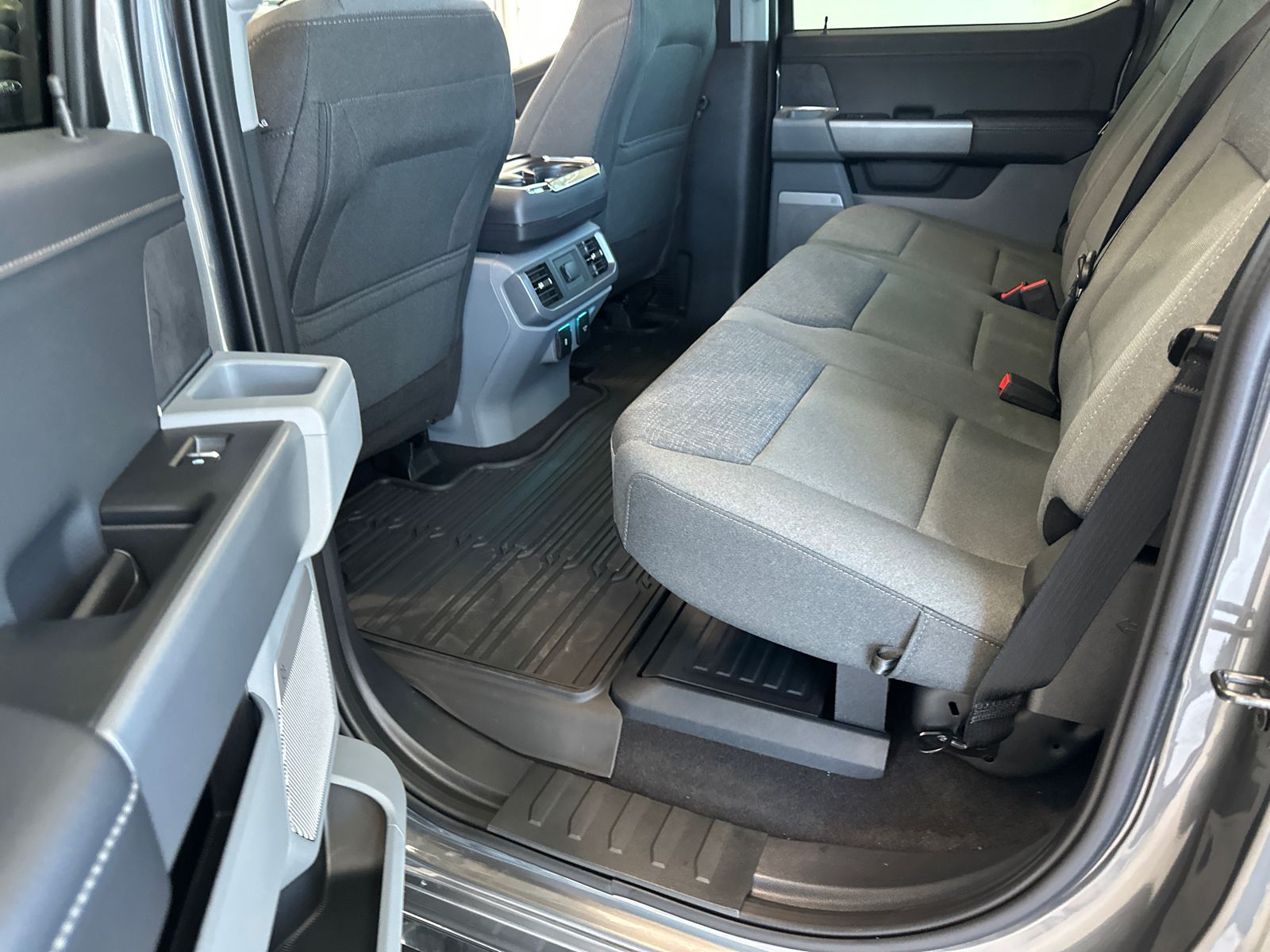 2025 Ford F-150 XLT - Photo 11