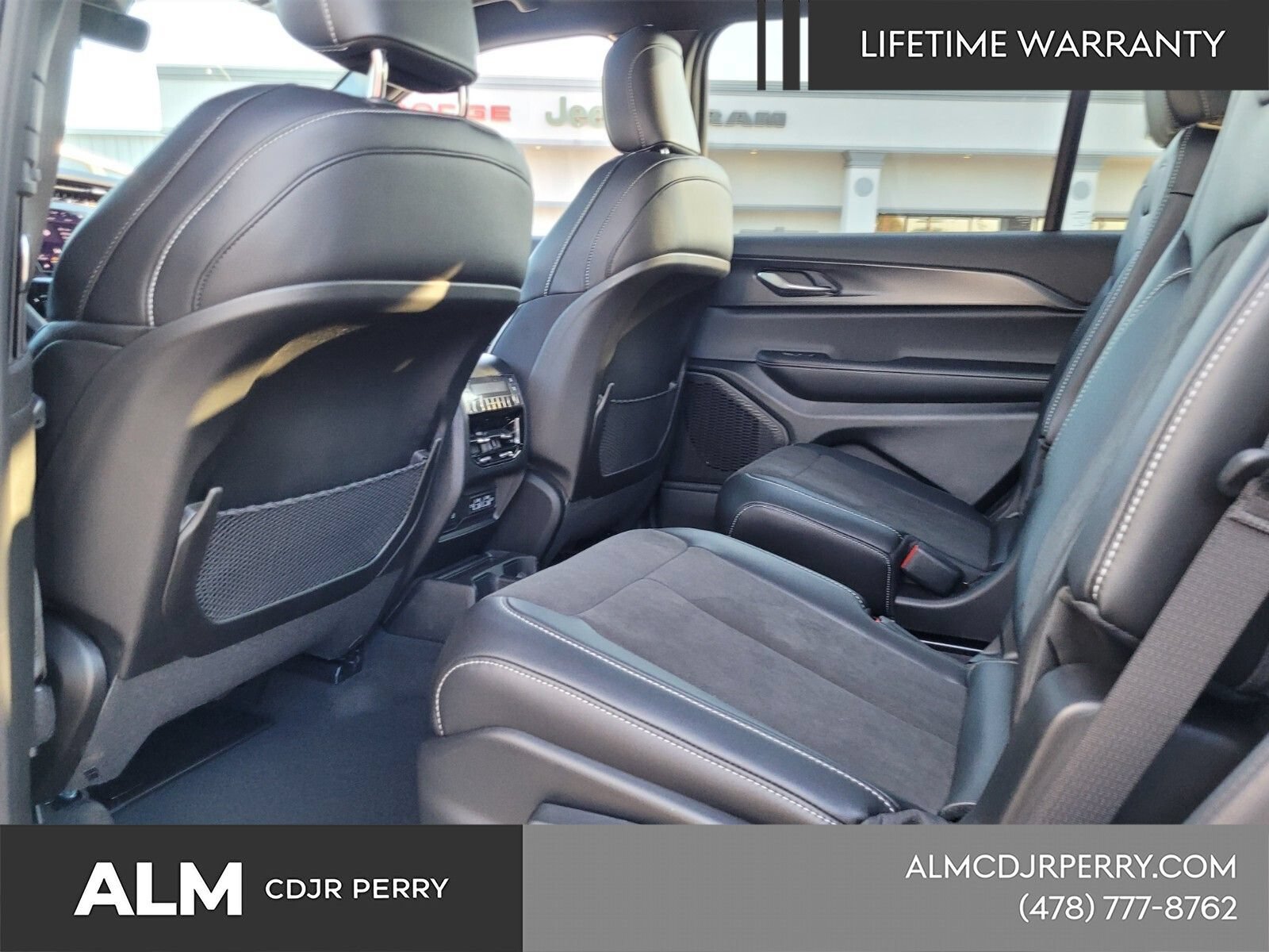 New 2025 Silver Zynith Exterior Paint Jeep Altitude X image 9