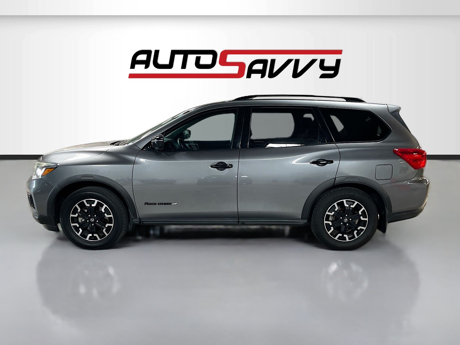 Used 2020 Gray Nissan SL image 4