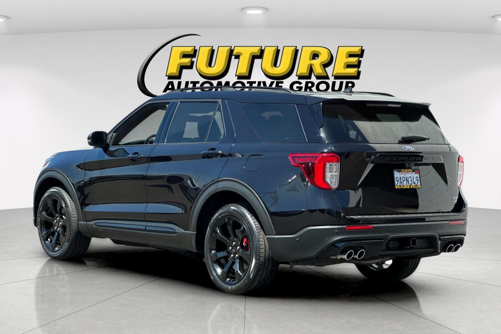 View vehicle photo 5