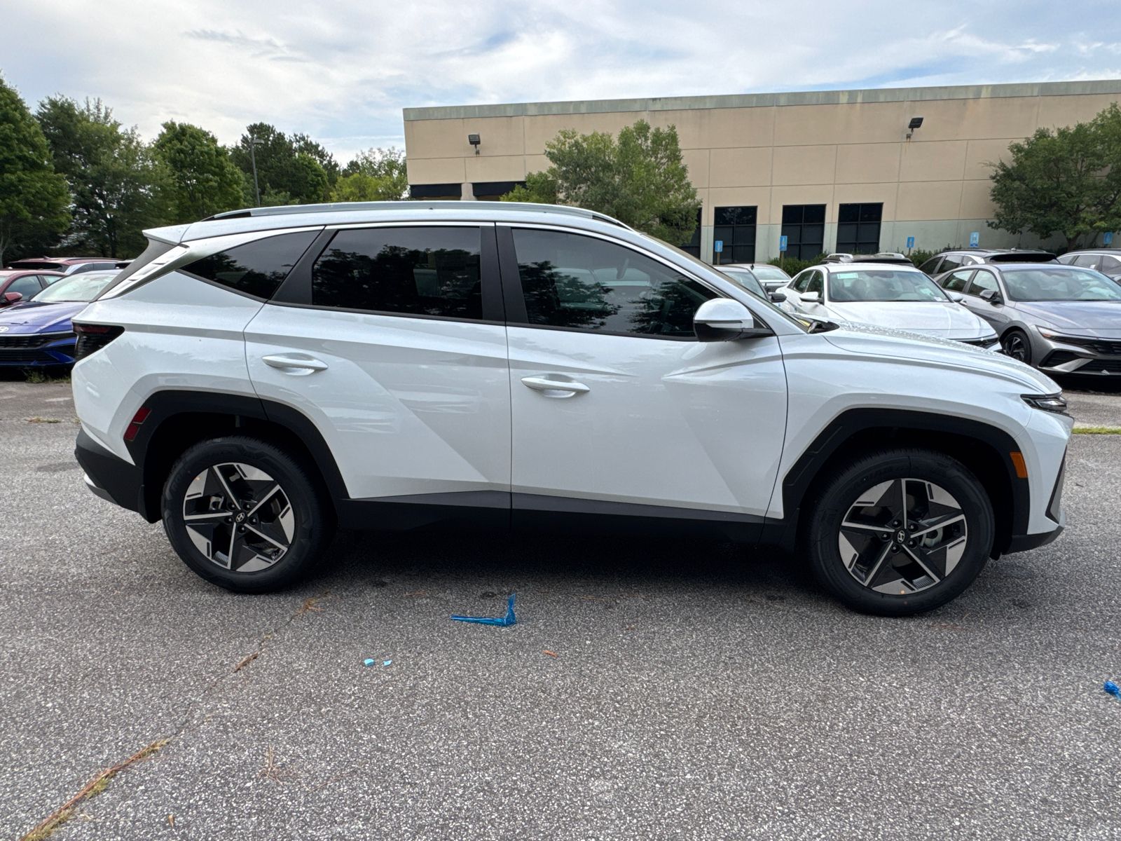 2025 Hyundai Tucson Hybrid SEL Convenience photo 4