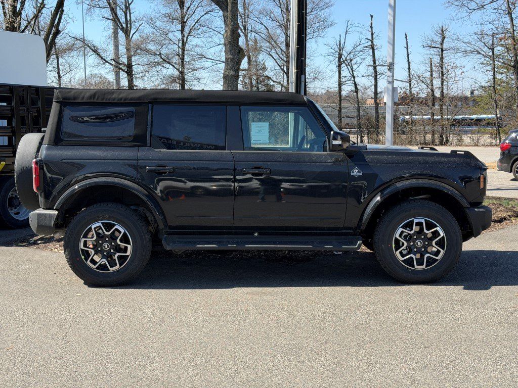 New 2025 Black Ford Outer Banks image 2