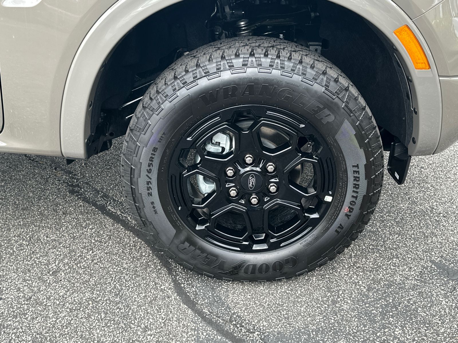 New 2026 Marsh Gray Ford XLT image 13