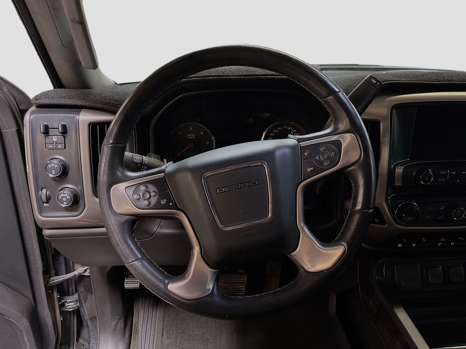 Used 2016 Black GMC Denali image 11