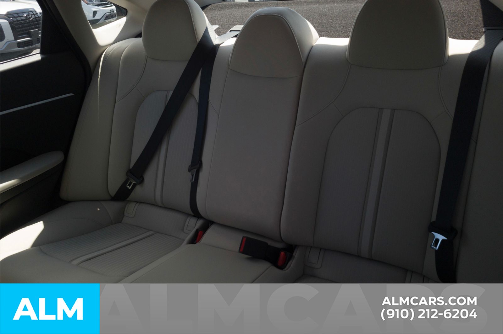 Used 2025 Silver Hyundai SE image 17