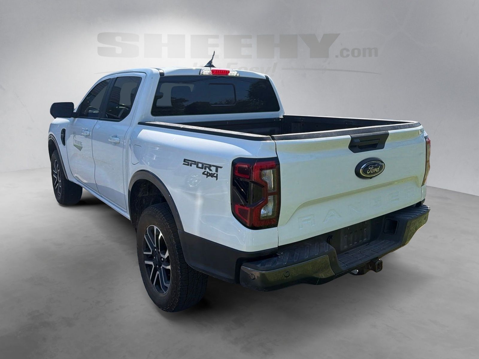 Used 2024 Oxford White Ford Lariat image 10