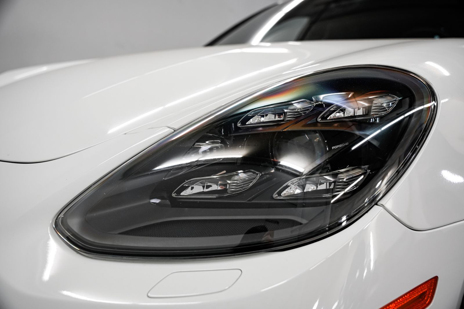 2018 Porsche Panamera Sport Turismo Turbo — photo 38