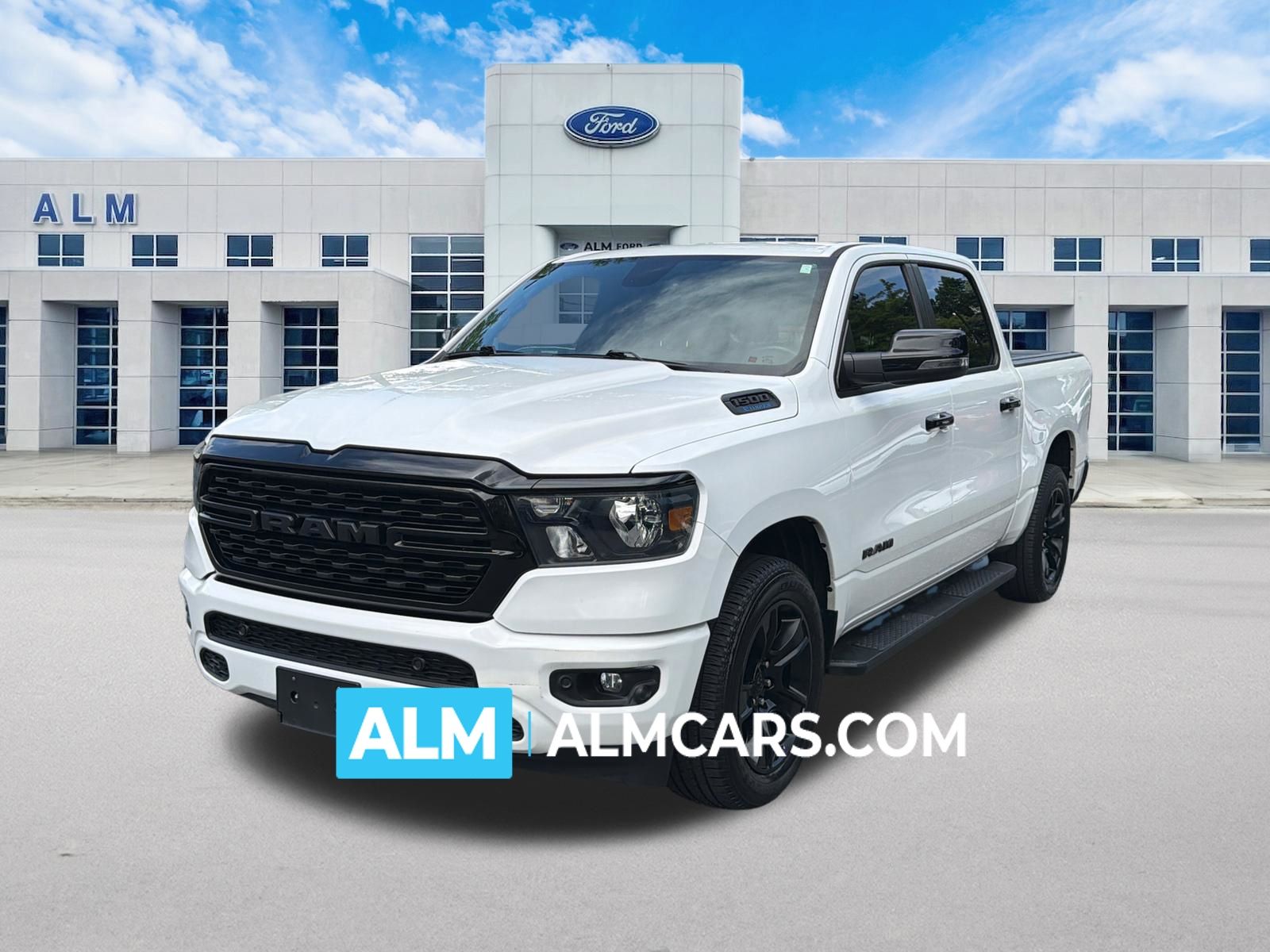 2023 RAM 1500 Big Horn/Lone Star 4x4 Crew Cab 5'7's photo