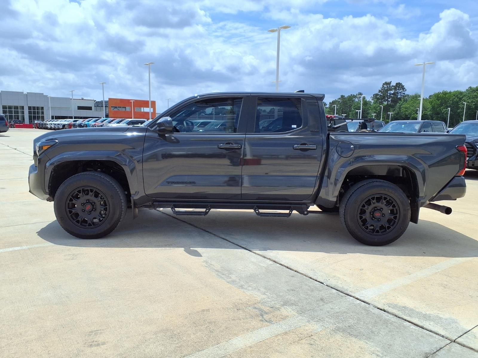 2024 Toyota Tacoma SR5 - 9
