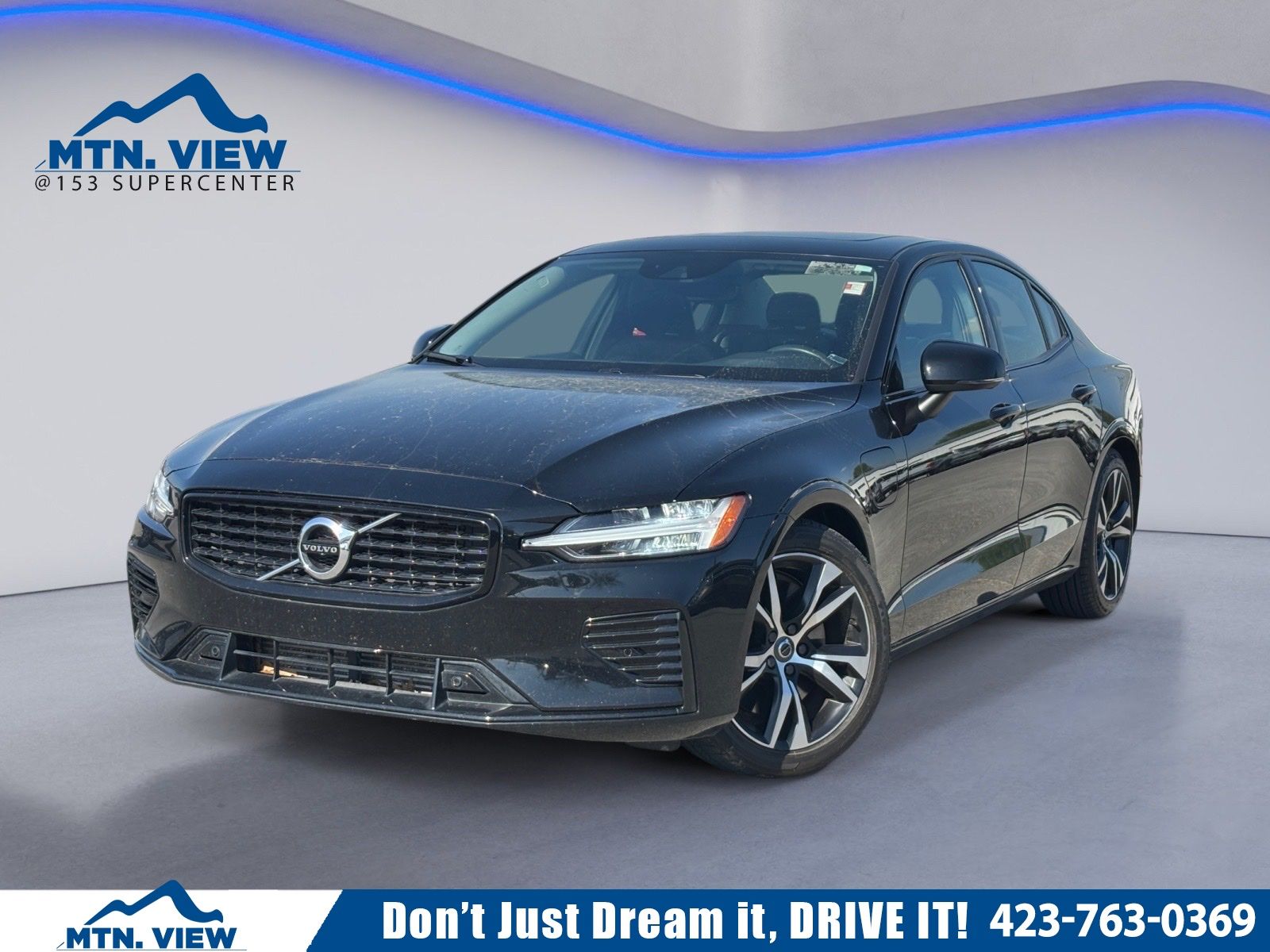 2022 Volvo S60 Recharge R-Design Expression Extended Range eAWD