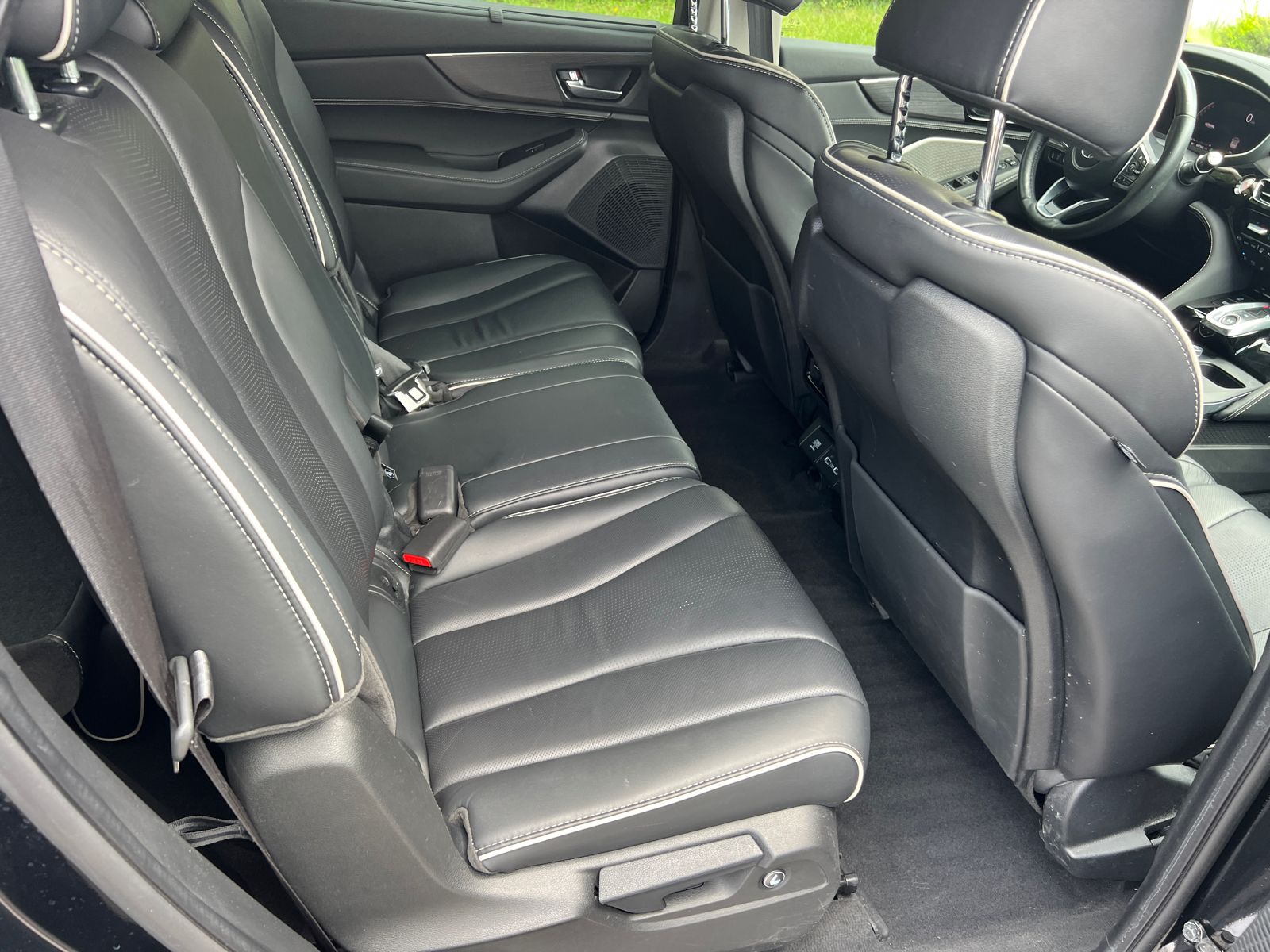 Used 2024 Majestic Black Pearl Acura Advance image 15