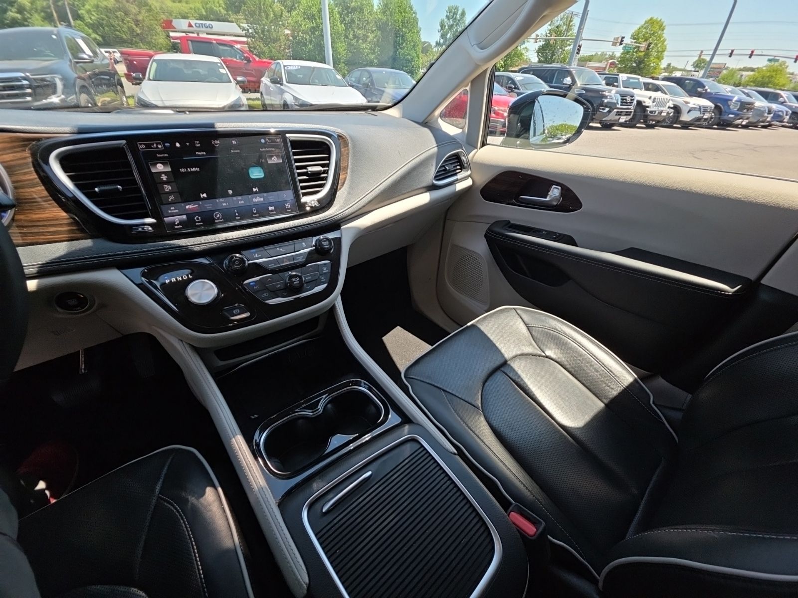 Used 2023 Black Chrysler Limited image 40