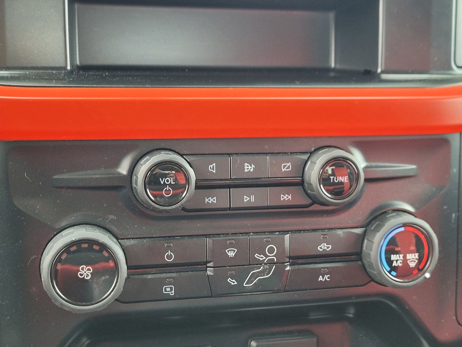 Used 2023 White Ford XLT image 23