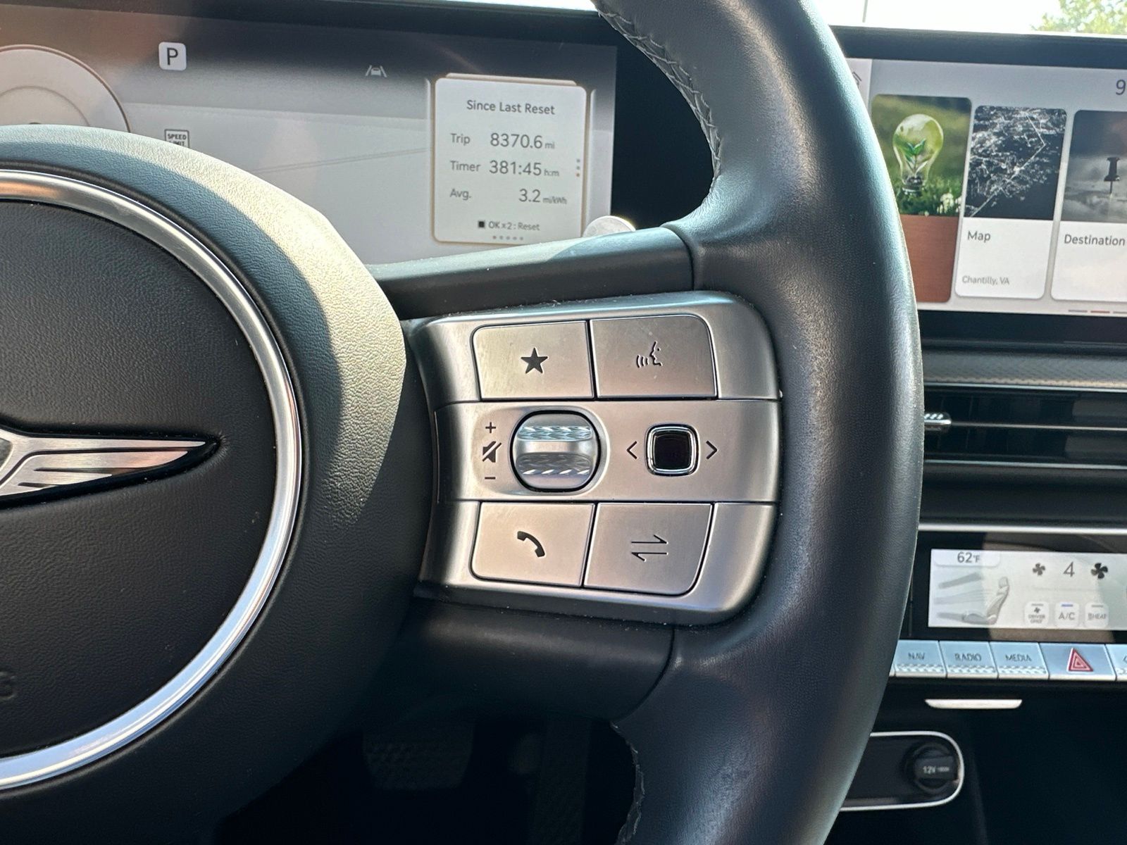 Used 2023 White Genesis Advanced image 20