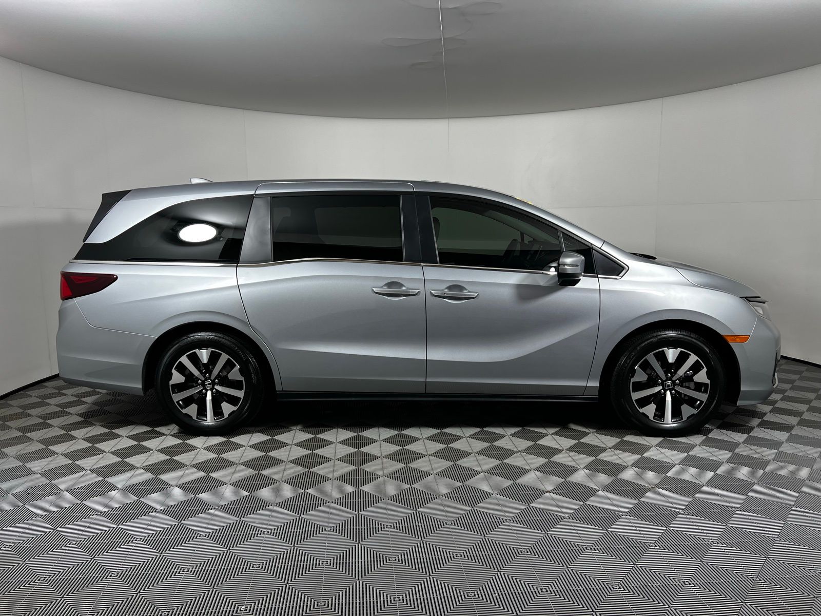 Thumbnail: 2025 Honda Odyssey - 4
