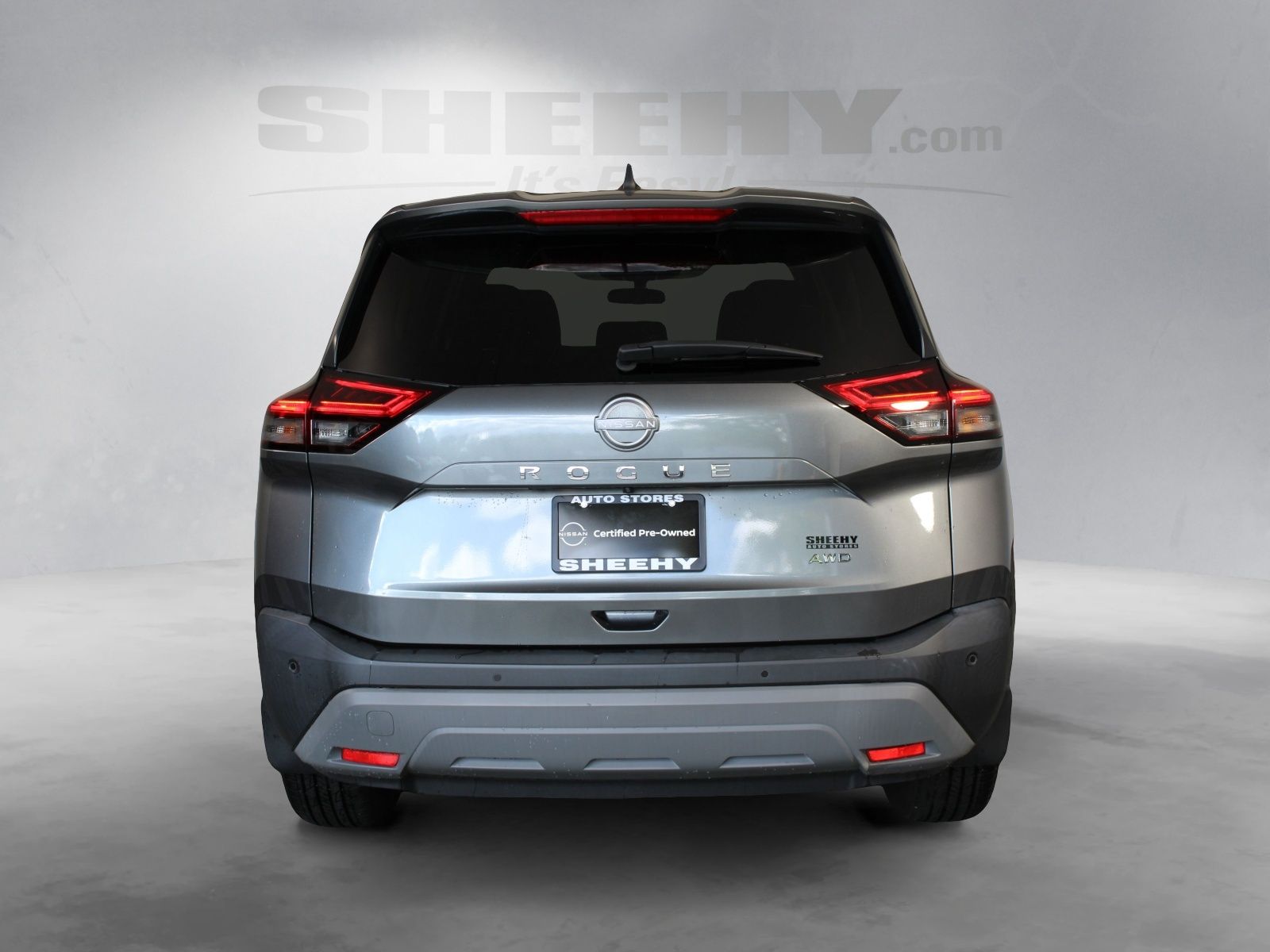 Used 2023 Gray Nissan S image 9