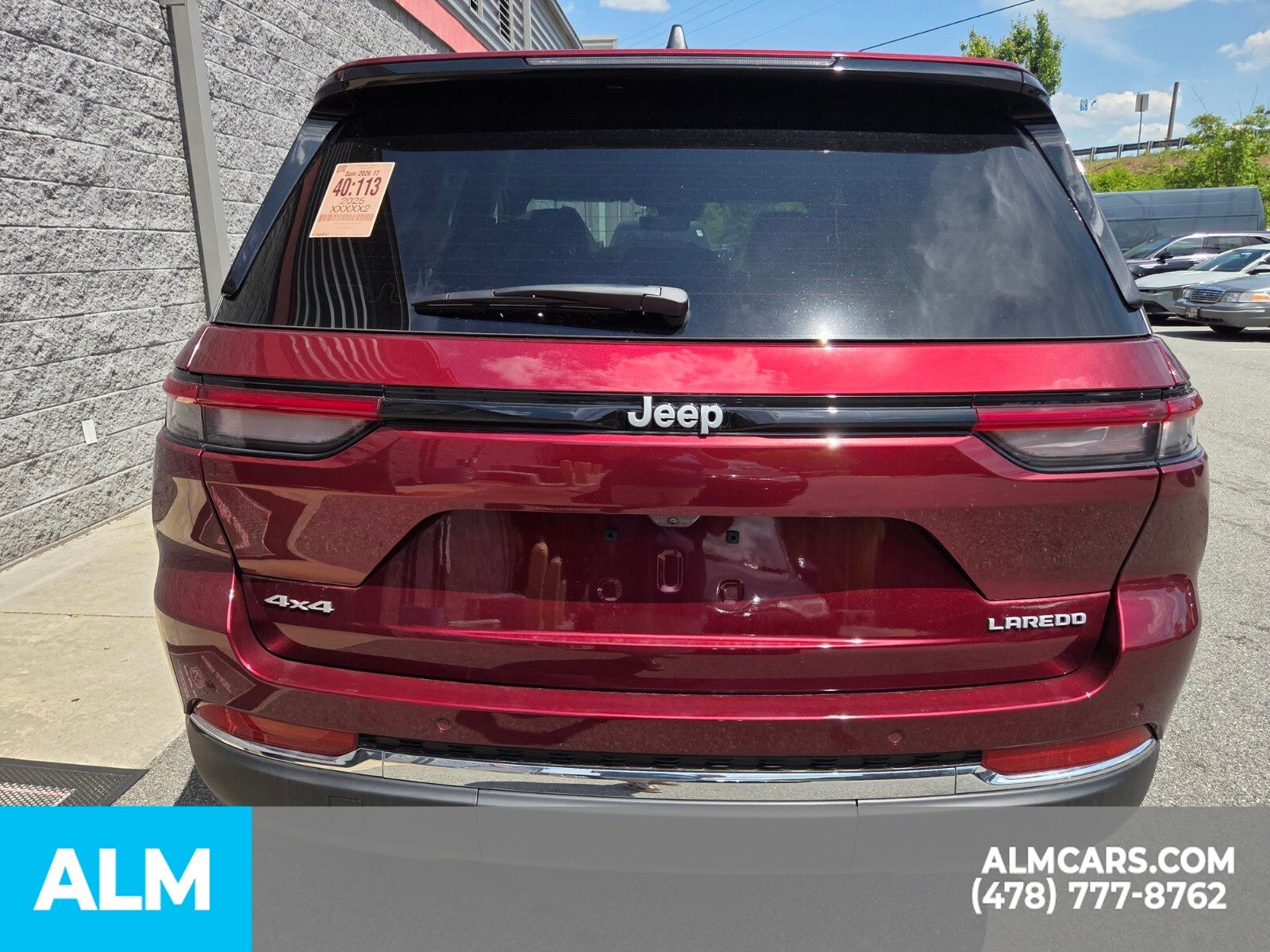 Used 2025 Red Jeep Laredo image 27