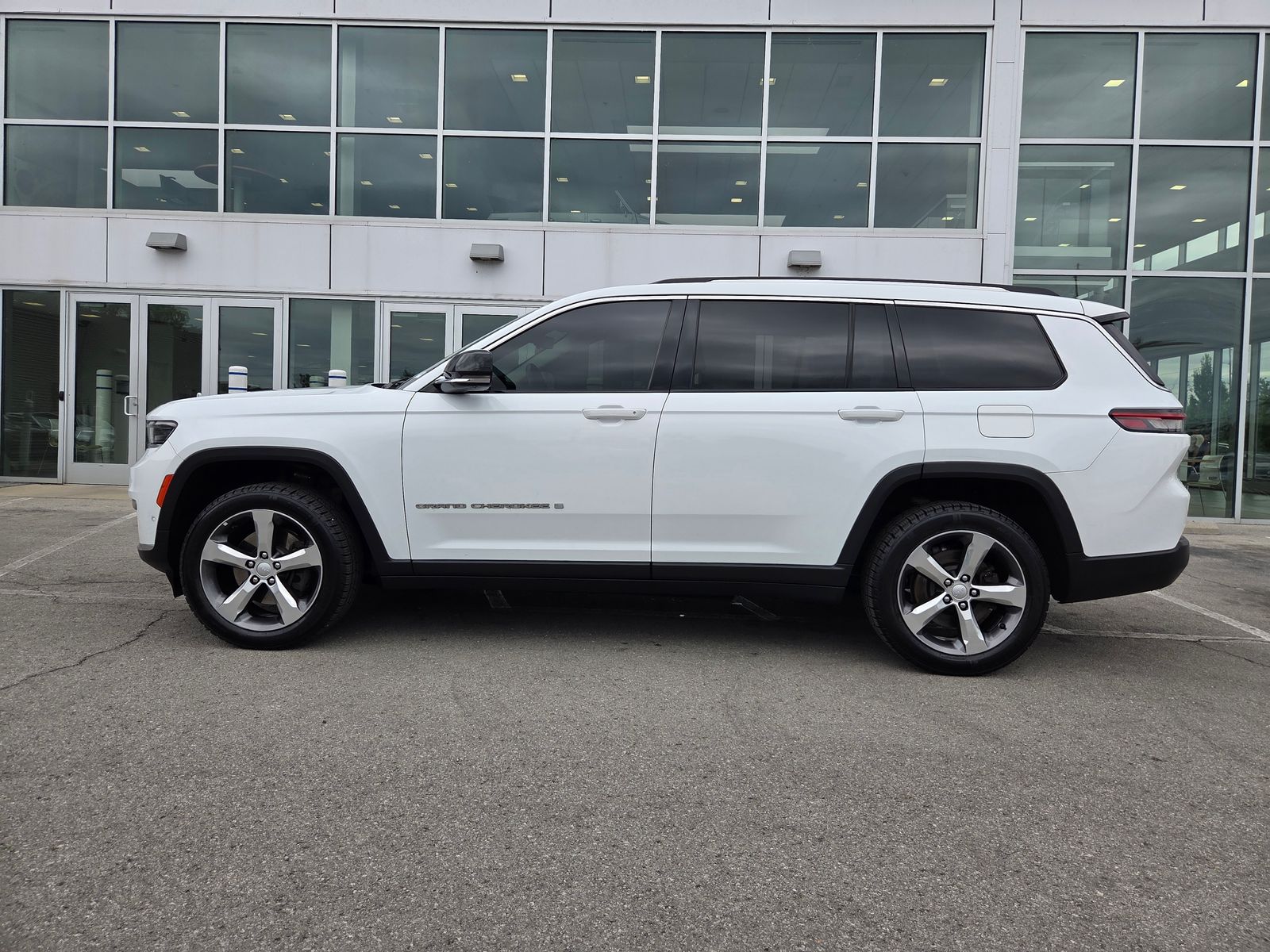 used 2022 Jeep Grand Cherokee L car, priced at $28,150