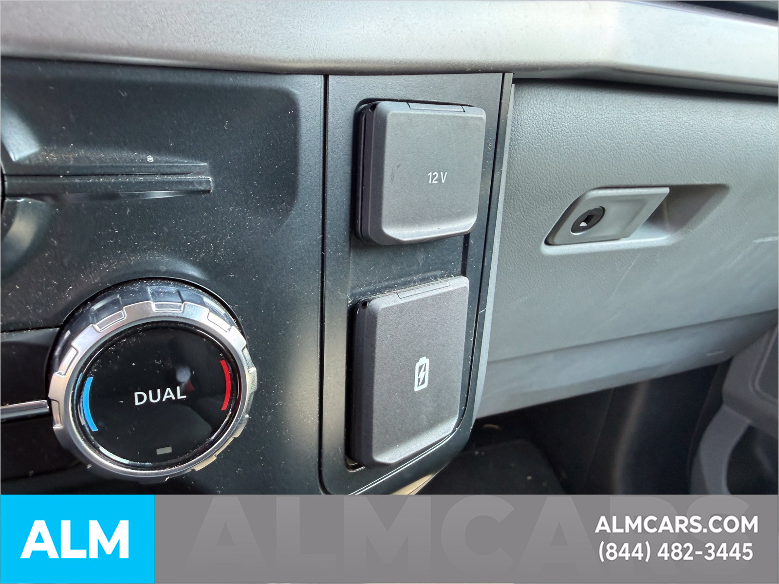 Used 2025 Oxford White Ford XLT image 21