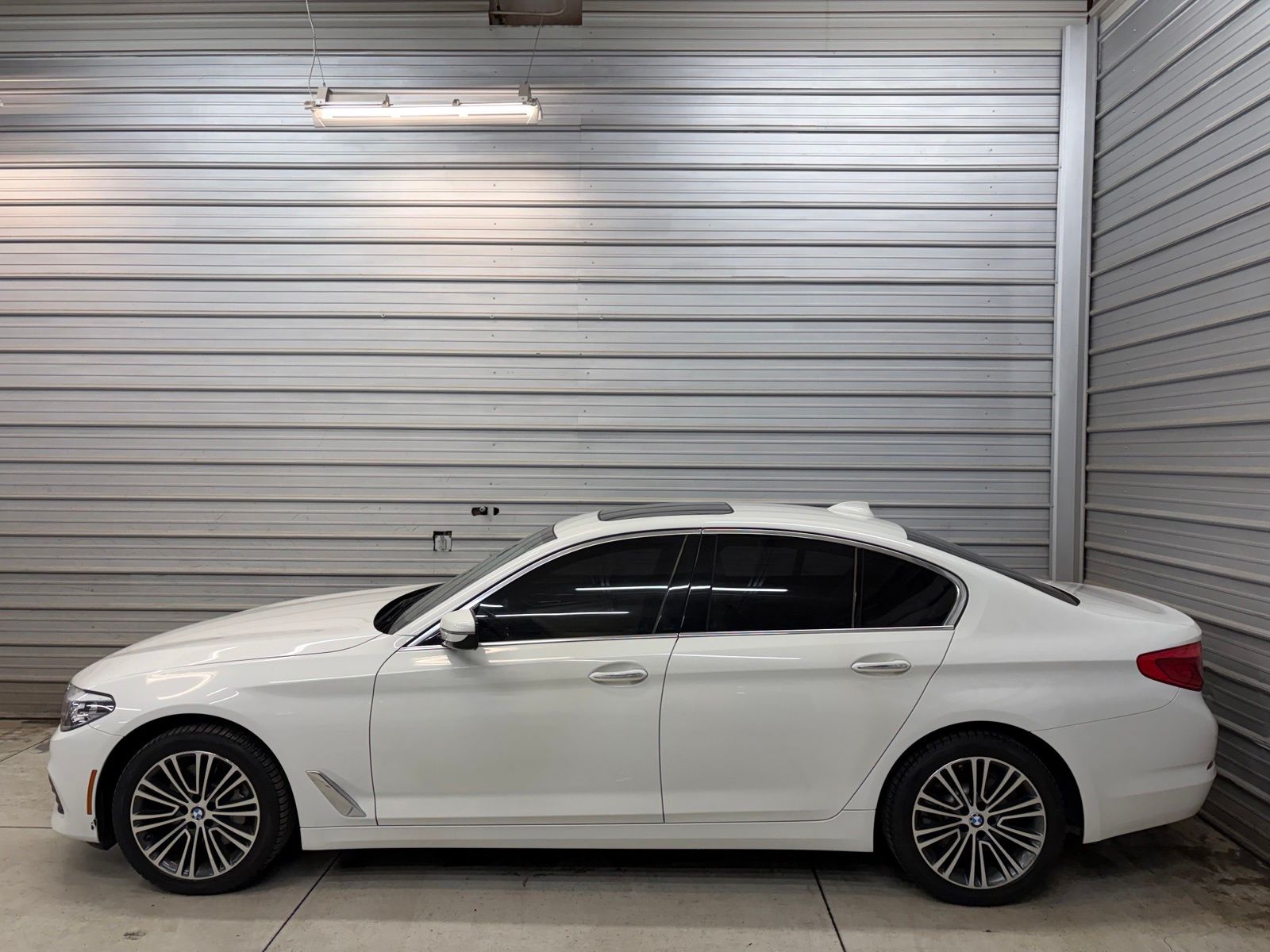 2018 BMW 5 Series 530i - Photo 6