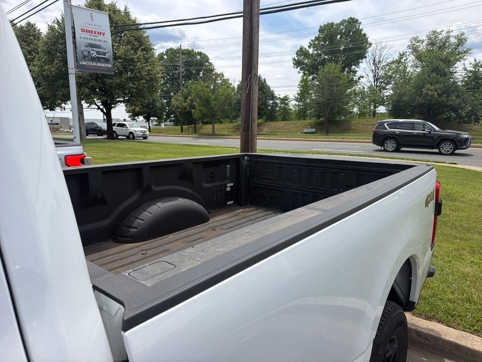 Certified Used 2024 Oxford White Ford XL image 25